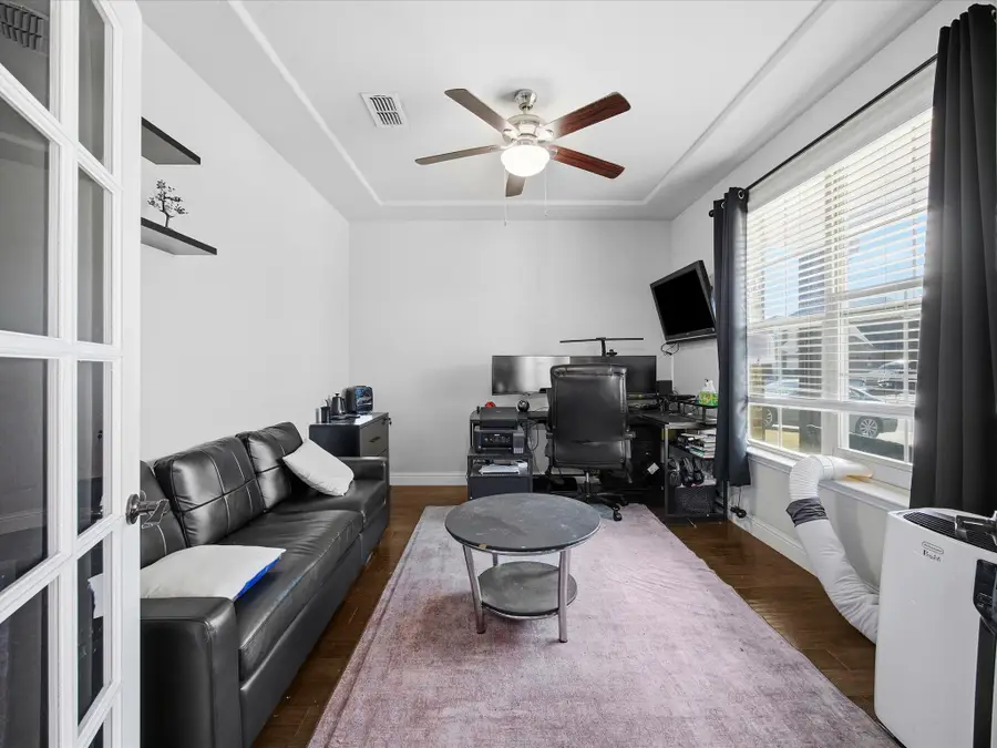 1056 Mesa Crest Drive, Fort Worth, TX 76052 - Image #3