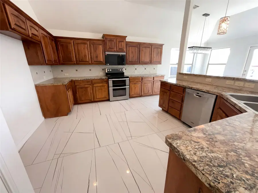 509 Stone Crossing Lane, Fort Worth, TX 76140 - #2