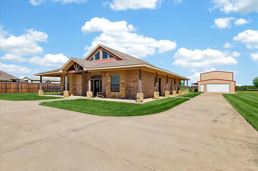 611 Mohawk Drive, Tioga, TX 76271 - #2