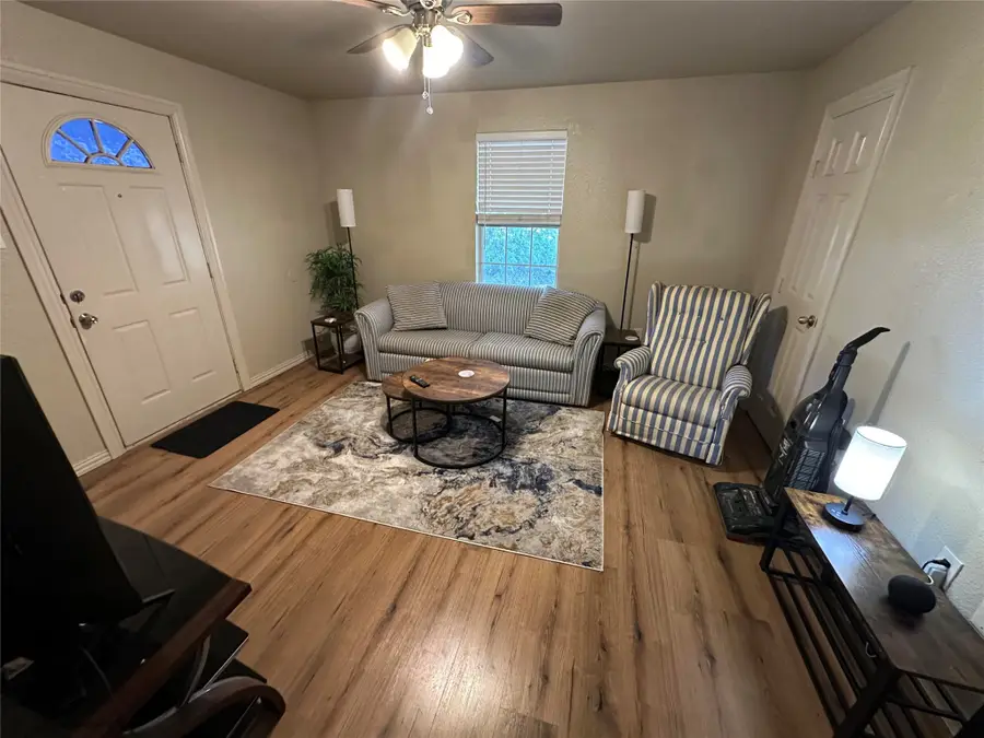 900 W Avenue F, Midlothian, TX 76065 - Image #2