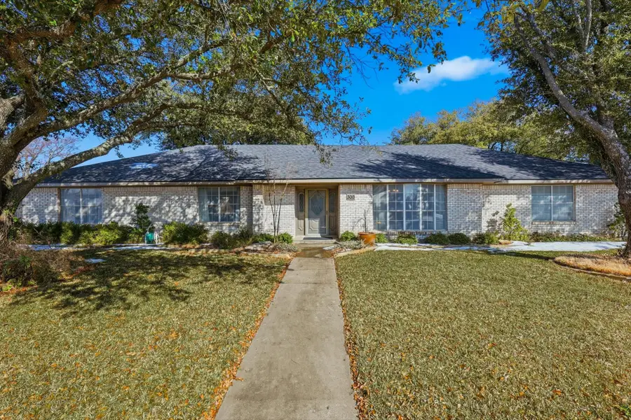 300 Red River Drive, Whitesboro, TX 76273 - #2