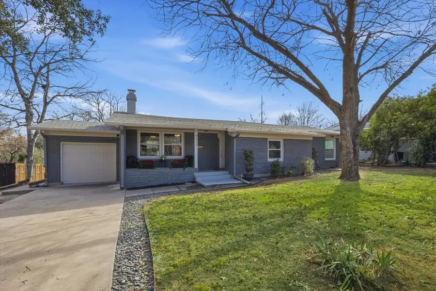 4517 Selkirk Drive, Fort Worth, TX 76109 - Image #2