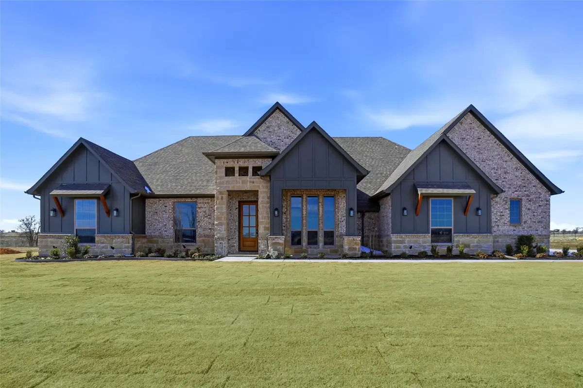 6921 Eagle Creek Drive, Godley, TX 76044 - Image #1