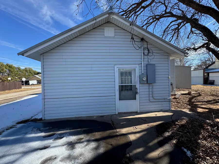 611 N Stratton Street, Seymour, TX 76380 - #3