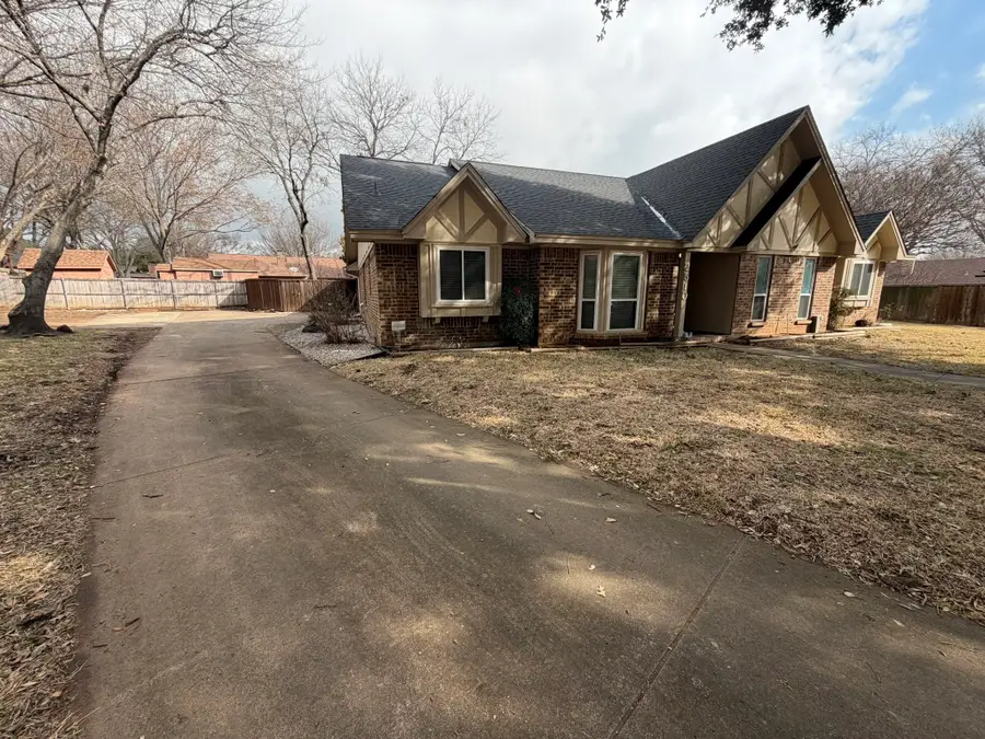 2510 Ashbury Court, Grand Prairie, TX 75050 - Image #2