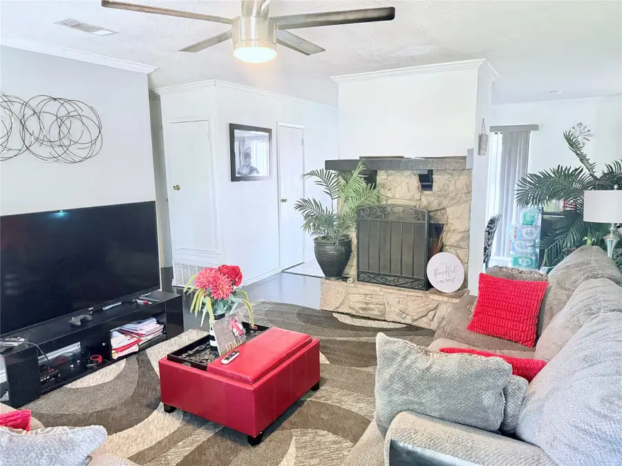 208 Austin Avenue, Corsicana, TX 75110 - #2