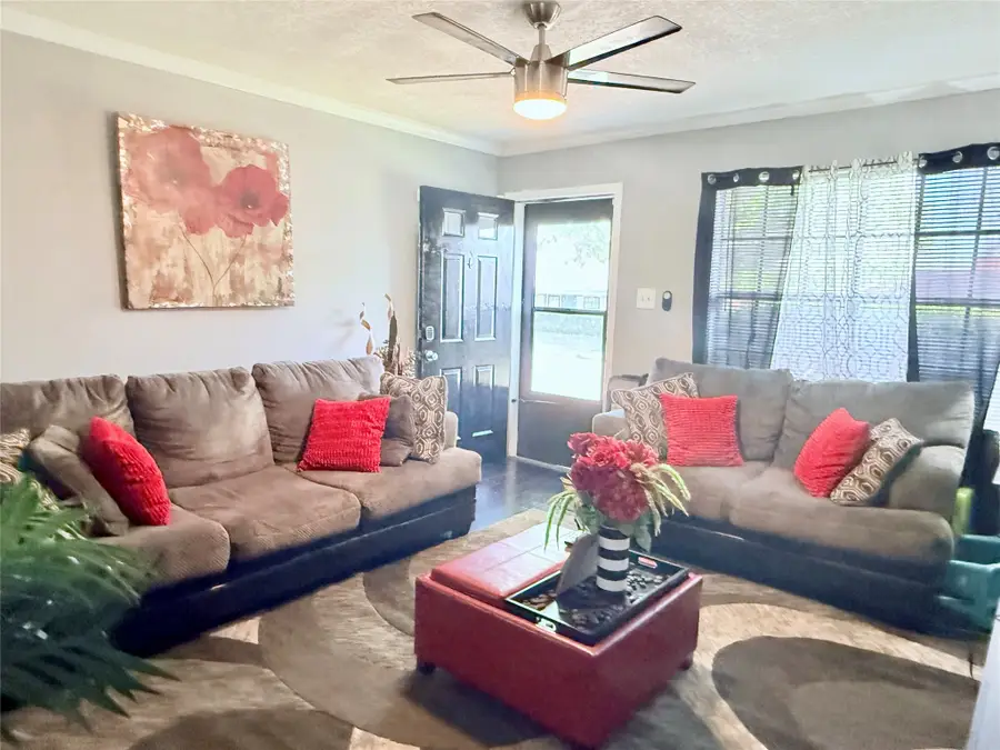 208 Austin Avenue, Corsicana, TX 75110 - #3