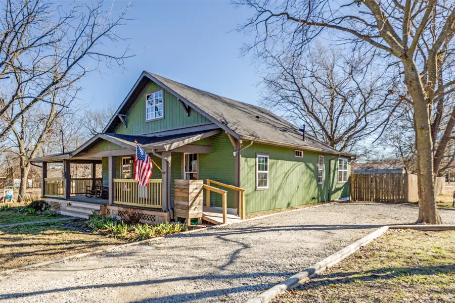 112 W Elm Street, Howe, TX 75459 - #2