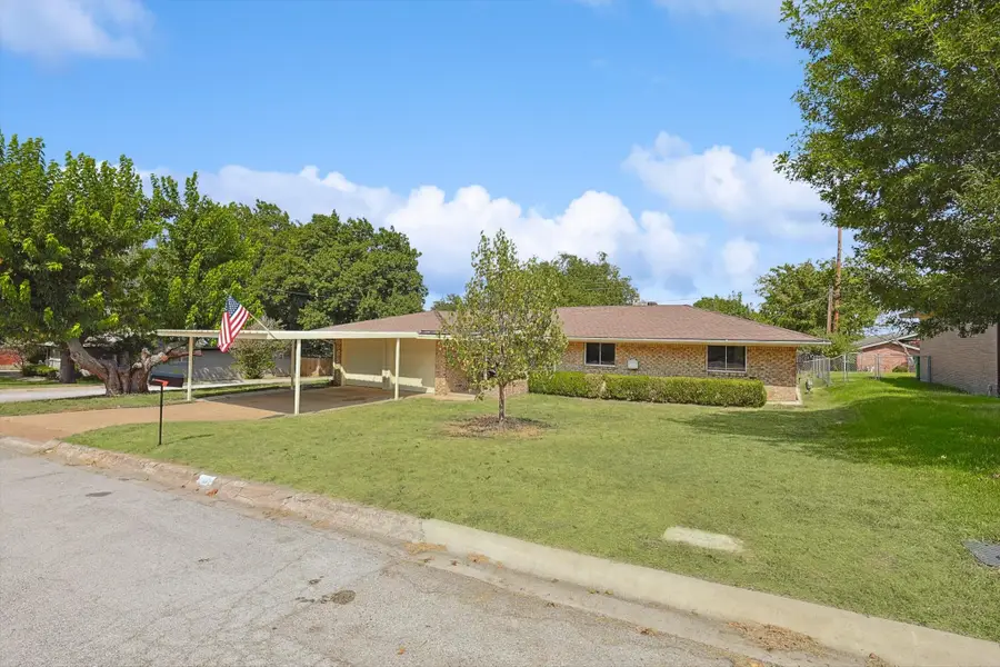 1401 S Stratton Street, Decatur, TX 76234 - #2