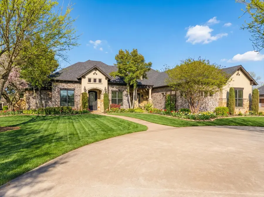 1204 E Scandinavian Court, Granbury, TX 76048 - Image #2