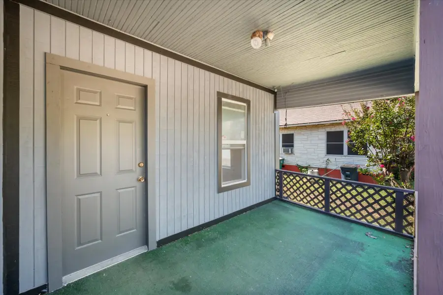 1038 E Maddox Avenue, Fort Worth, TX 76104 - #3