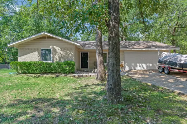 1209 Lakeside Drive, Grand Saline, TX 75140