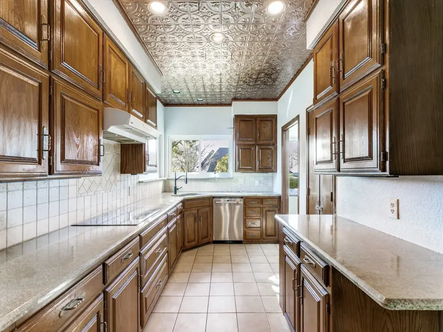 2400 Summit View Drive, Bedford, TX 76021 - #3