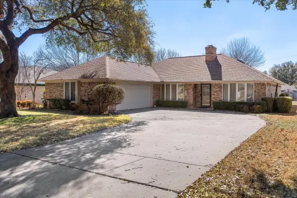 6728 Riviera Drive, North Richland Hills, TX 76180