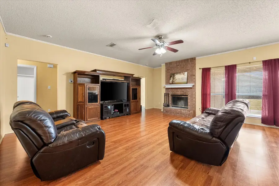 1209 Meadow Glen, Crowley, TX 76036 - Image #3