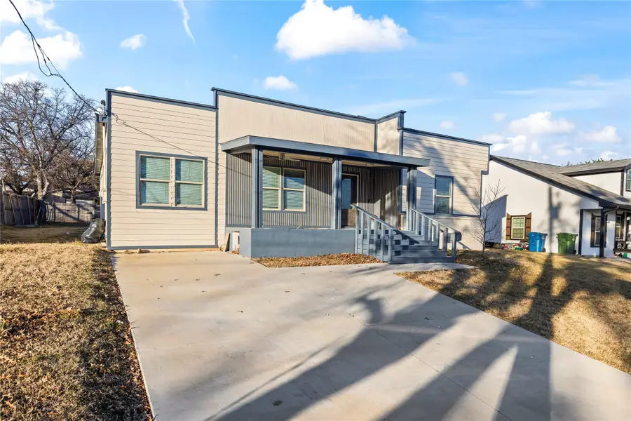 1207 E Russell Avenue, Carrollton, TX 75006 - Image #2