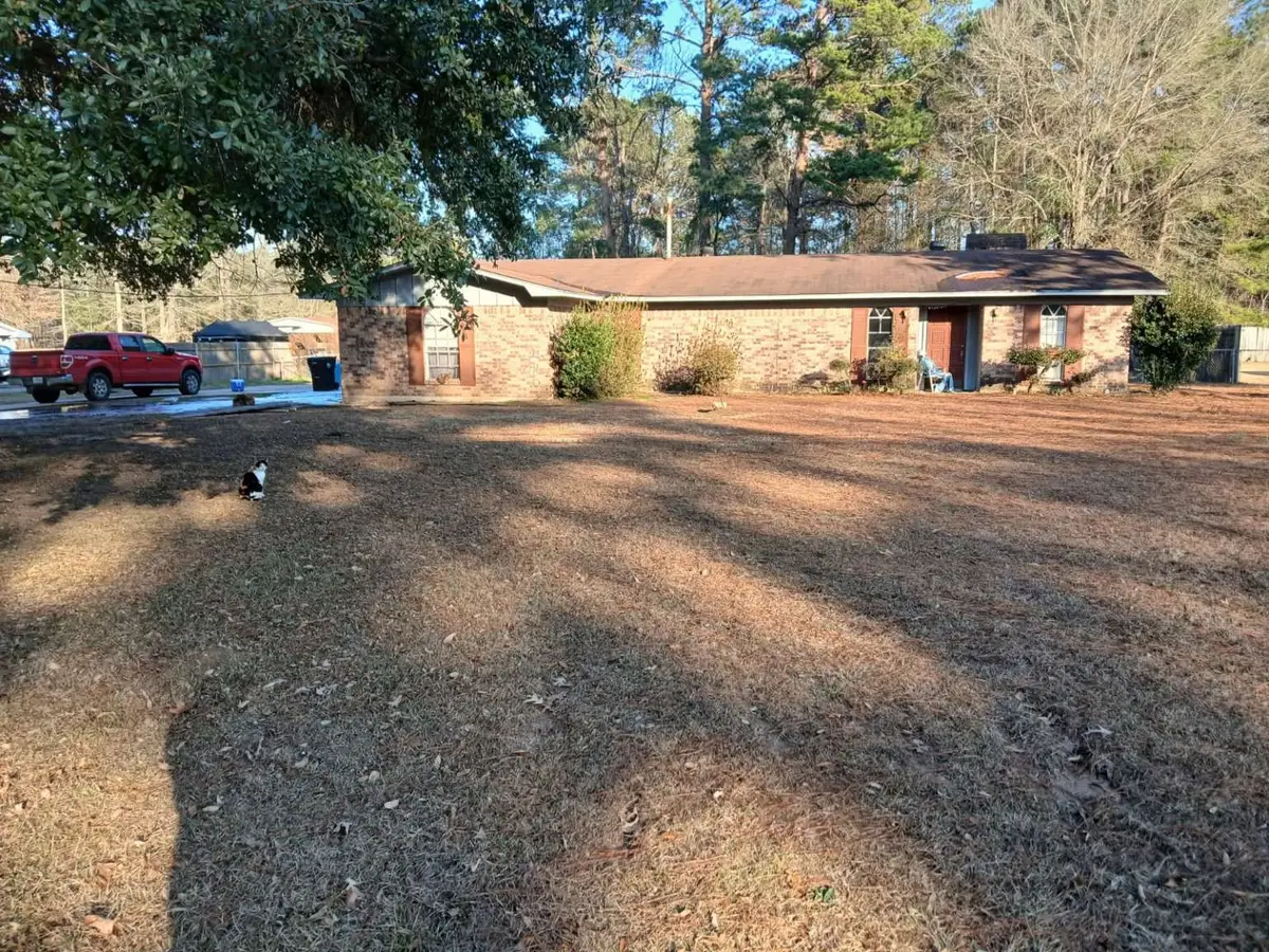 423 11th Street Ne, Springhill, LA 71075 - #1