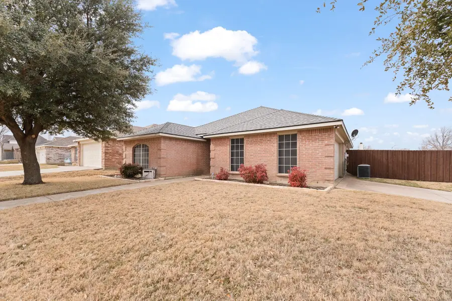 301 Rock Meadow Drive, Crowley, TX 76036 - Image #3