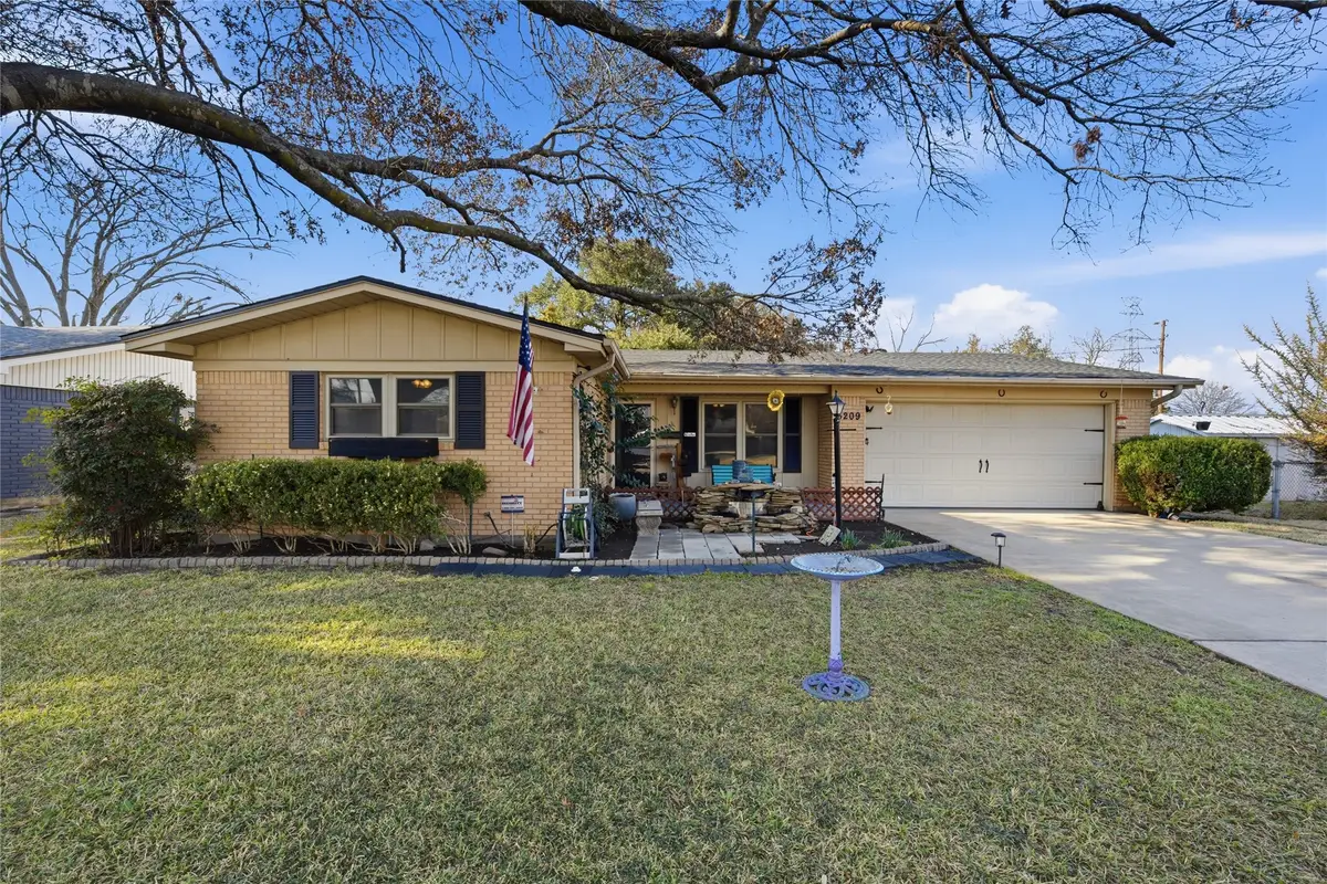 6209 May Drive, Waco, TX 76710 - Image #1