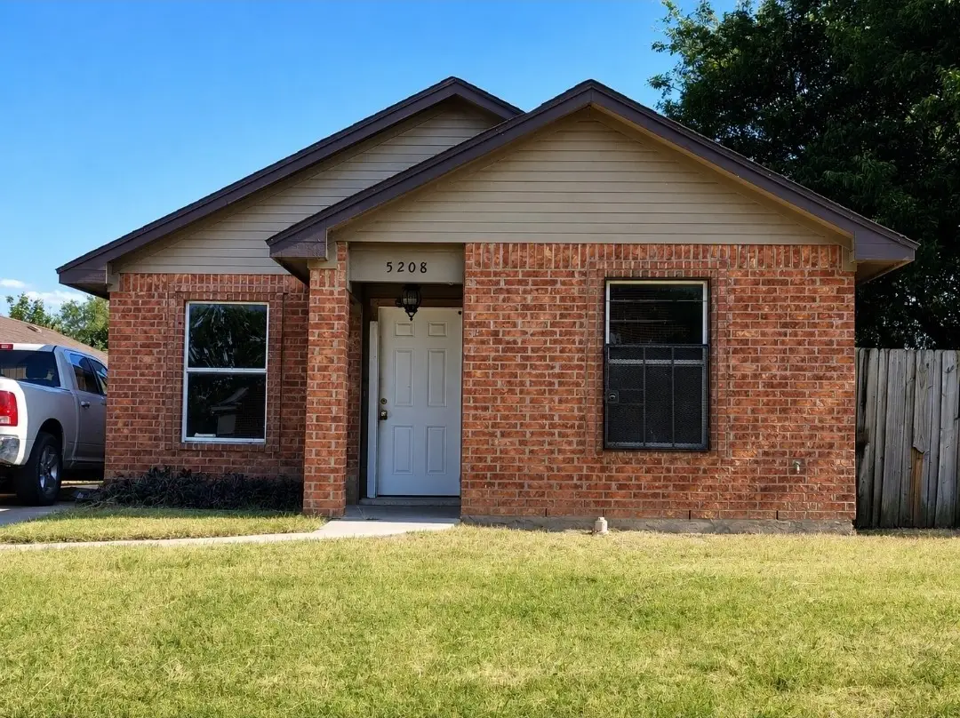 5208 Carol Avenue, Fort Worth, TX 76105 - #1