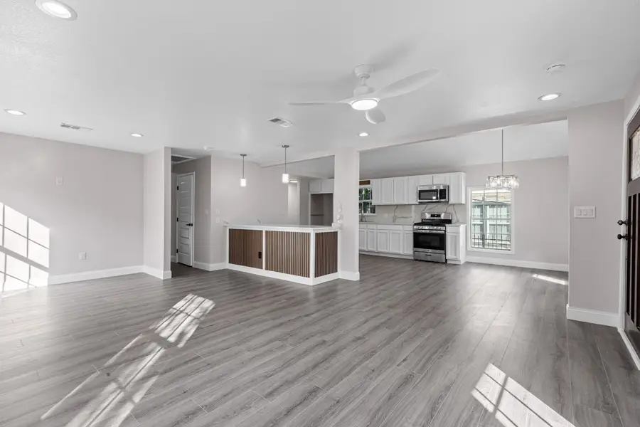 2435 Sharon Street, Dallas, TX 75211 - #3