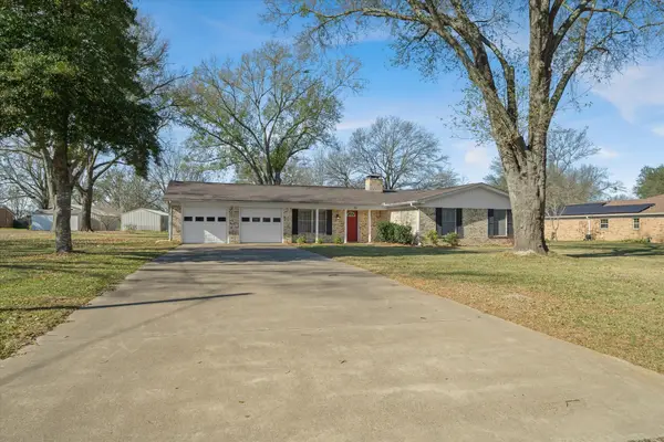 216 Helen Drive, Lindale, TX 75771