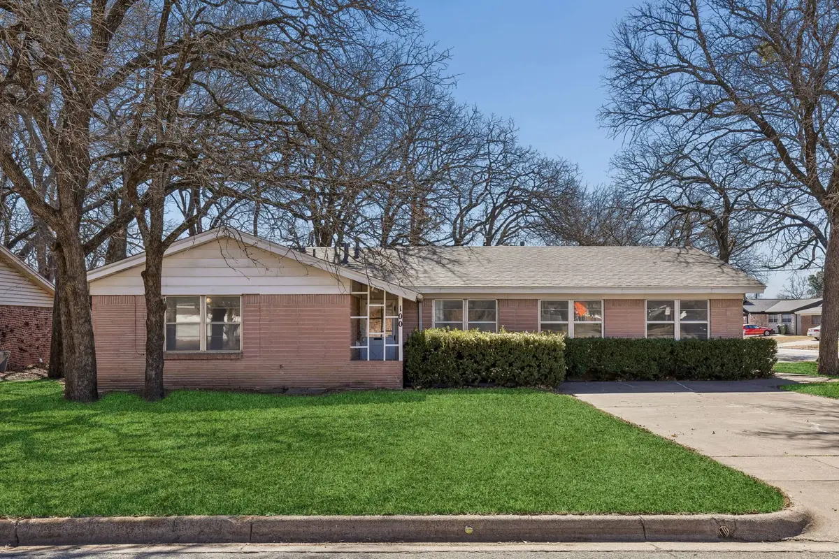 100 Oakhurst Drive, Hurst, TX 76053 - Image #1