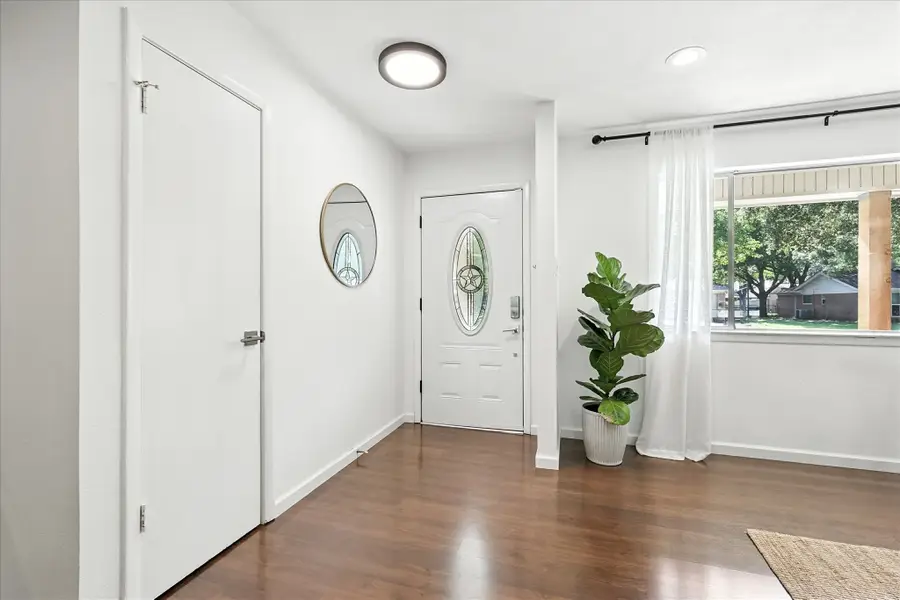 212 Glenn Drive, Hurst, TX 76053 - Image #2