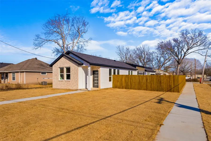 2621 College Street, Greenville, TX 75401 - #2