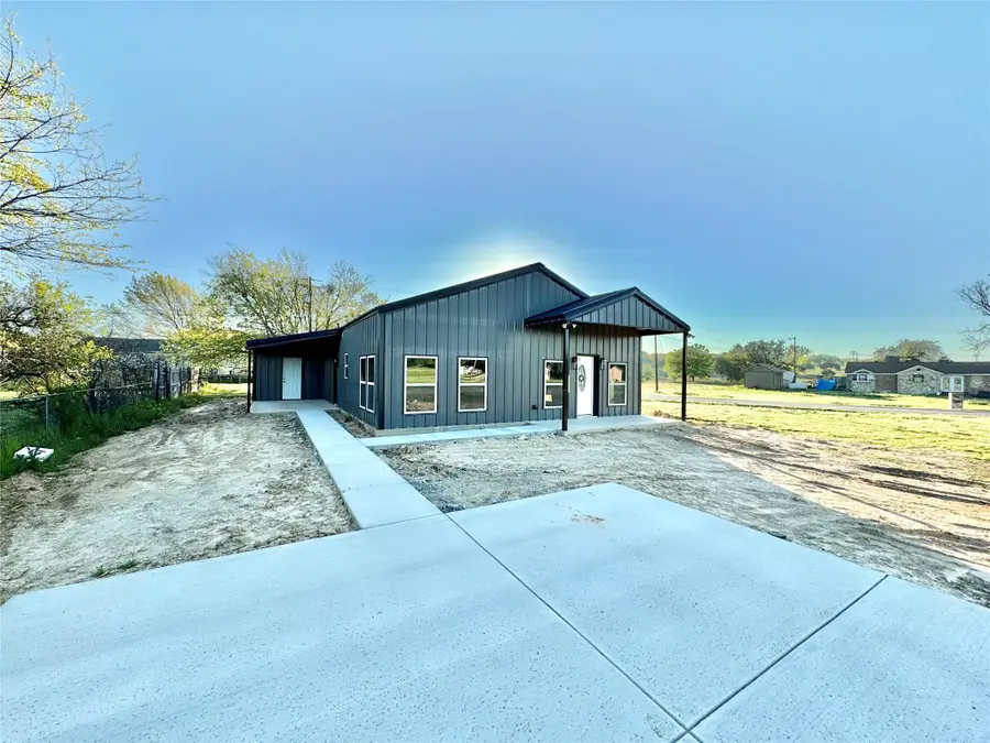 200 Lois Circle, Granbury, TX 76049 - #2