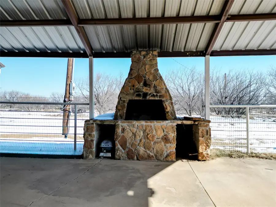 794 W Antelope Road, Windthorst, TX 76389 - #3
