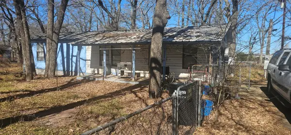 1932 Wahoo Lane, West Tawakoni, TX 75474