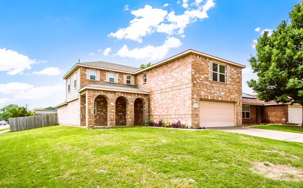 1801 Lynnwood Hills Drive, Fort Worth, TX 76112