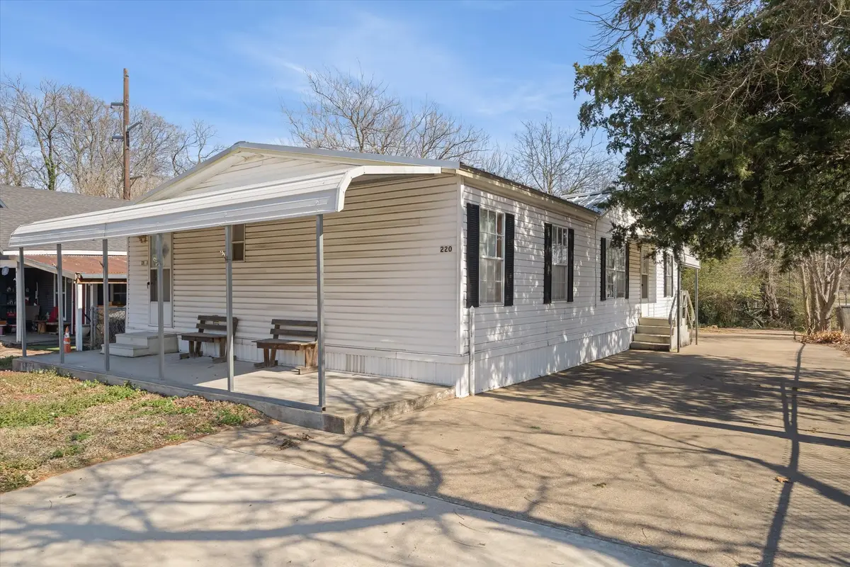 220 N Houston Street, Edgewood, TX 75117 - #1