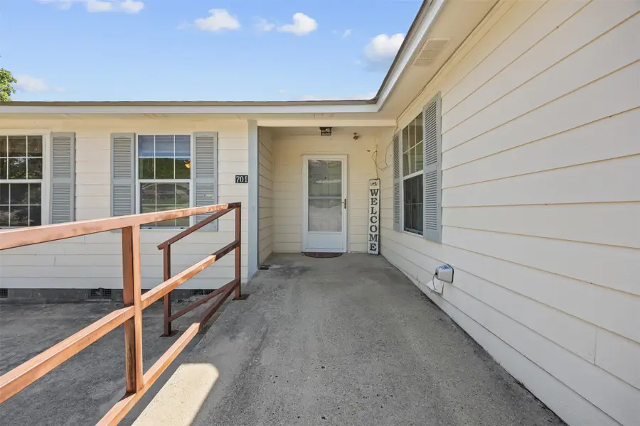 701 N 2nd Street, Cranfills Gap, TX 76637 - #2