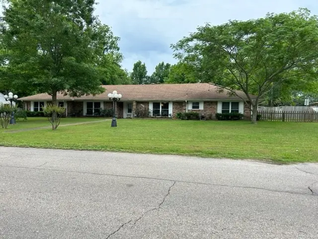 102 E Crockett Street, De Kalb, TX 75559 - #1