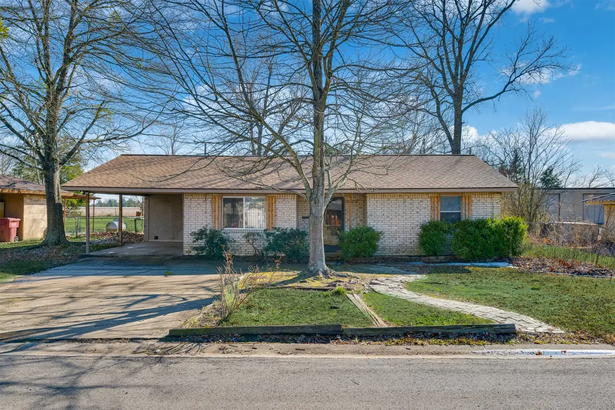 235 Elizabeth Lane, Blossom, TX 75416 - #1