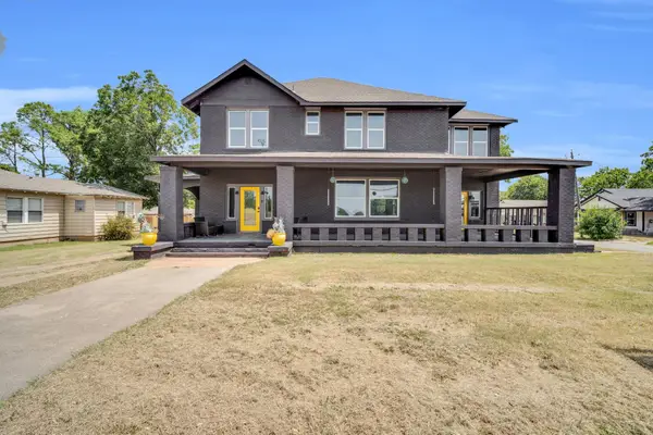 805 E Wise Street, Bowie, TX 76230