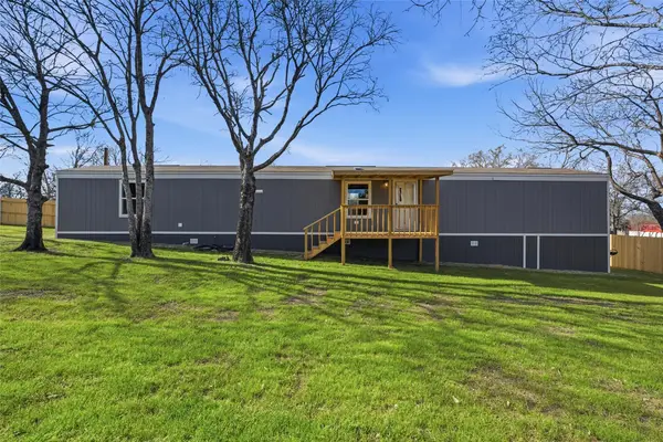 618 E 6th Street #A, Blum, TX 76627