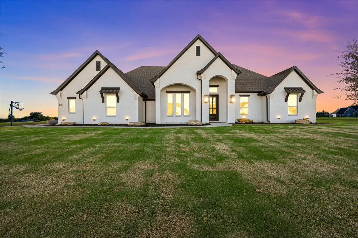 129 Southern Court, Springtown, TX 76082 - #1