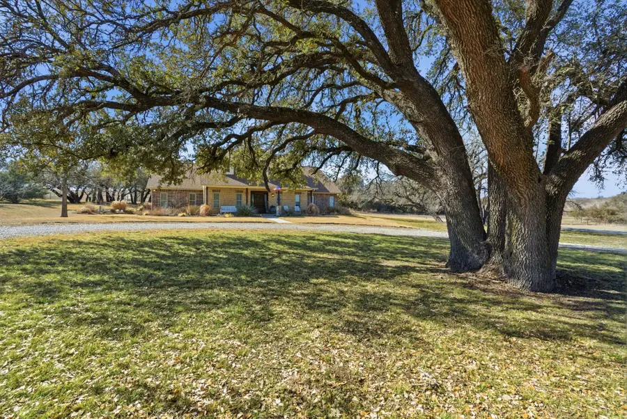 416 N Highway 590, Comanche, TX 76442 - #2