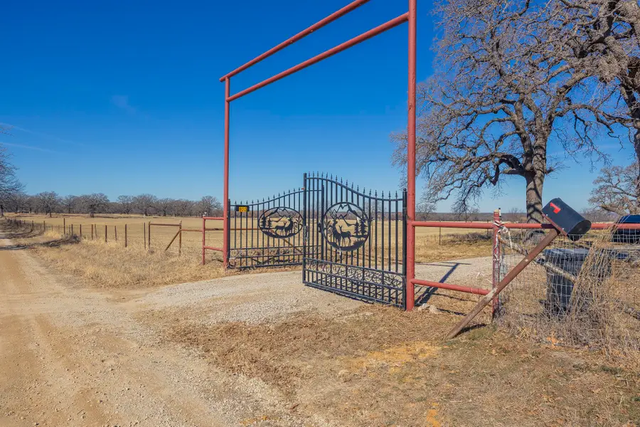 800 E Joplin Road, Bridgeport, TX 76426 - #2