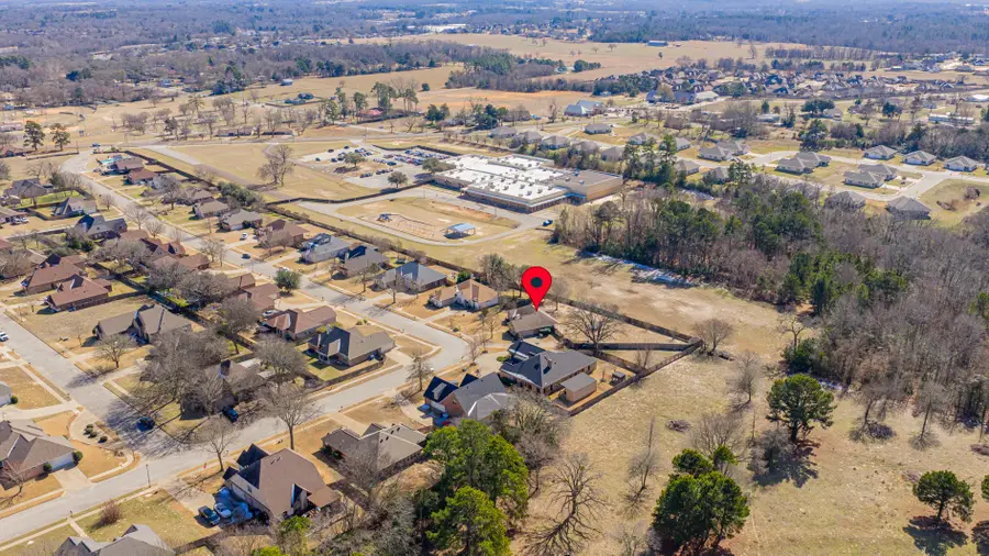 628 Abbey Road, Lindale, TX 75771 - #3