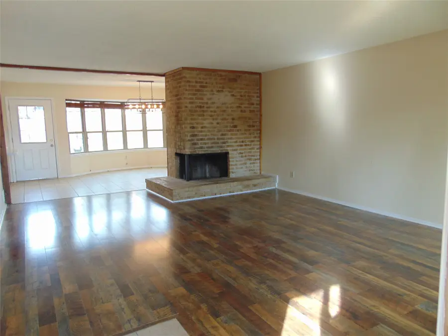 10835 Hayfield Drive, Dallas, TX 75238 - #3