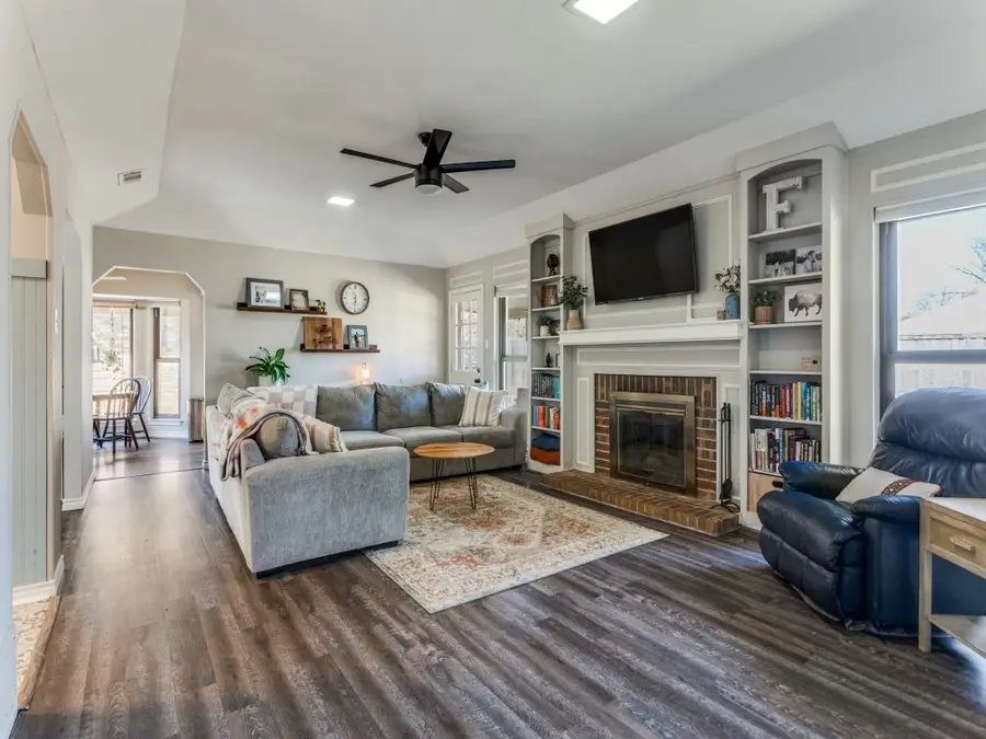 4454 Sweetgum Way, Fort Worth, TX 76133 - Image #3