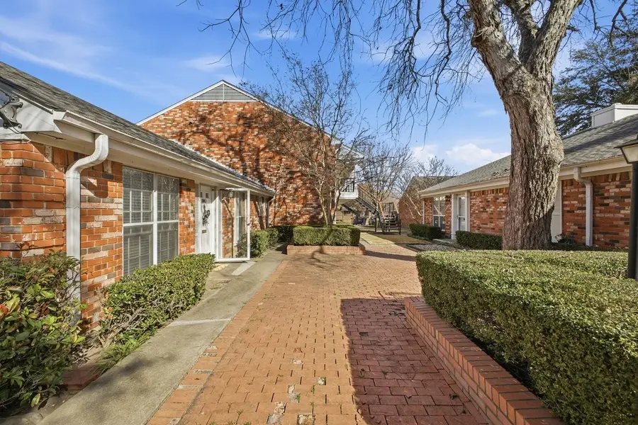 907 Roaring Springs Road, Fort Worth, TX 76114 - #3