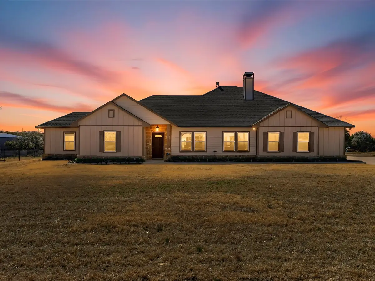 123 Kriston Lane, Springtown, TX 76082 - Image #1