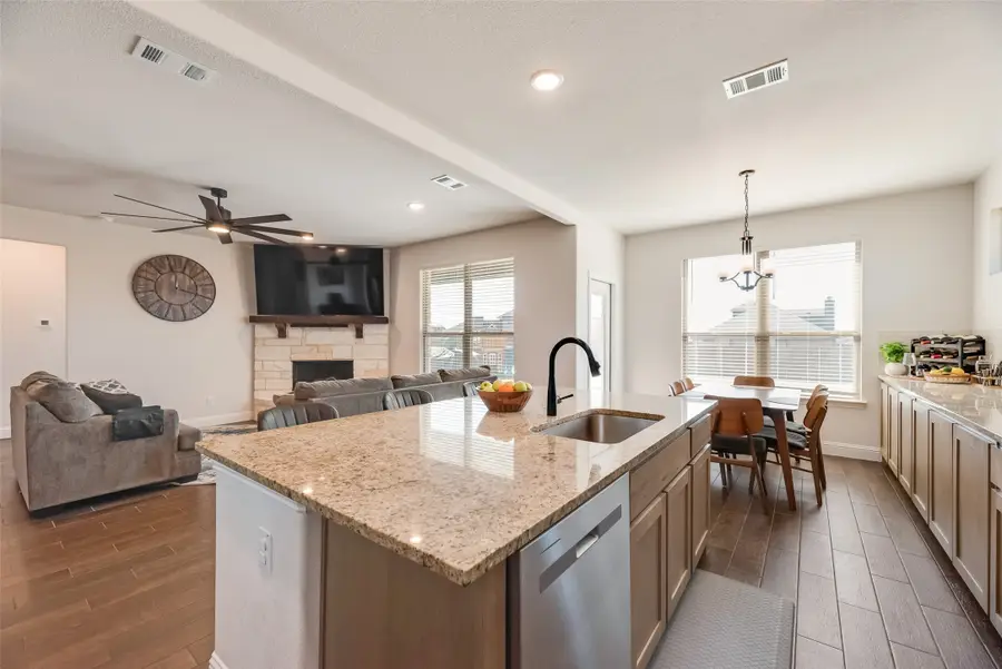 561 Randys Way, Pilot Point, TX 76258 - #3