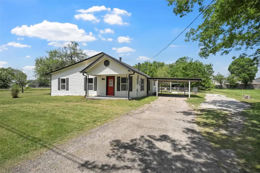 117 W Craven Avenue, Lacy Lakeview, TX 76705 - #2