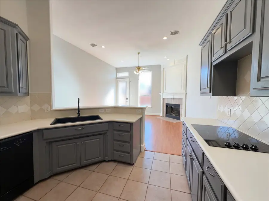 8112 Sycamore Drive, Irving, TX 75063 - #2